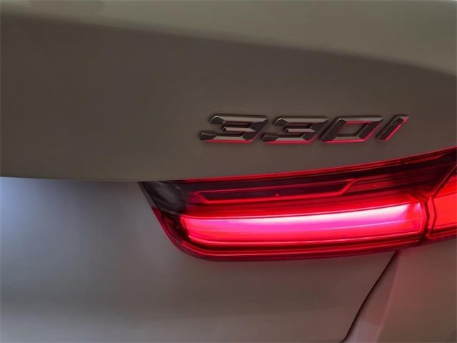 Used 2025 BMW 330i xDrive Sedan w/ Premium Package image 11