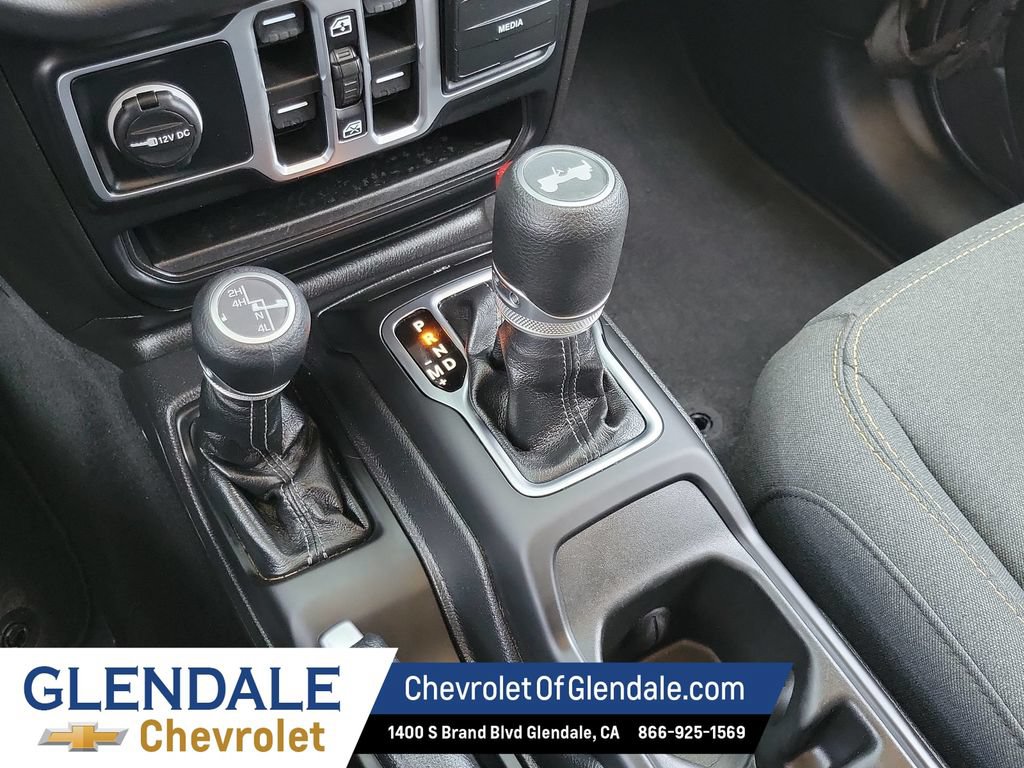 Used 2025 Jeep Wrangler Unlimited Sahara AWD/4WD image 26