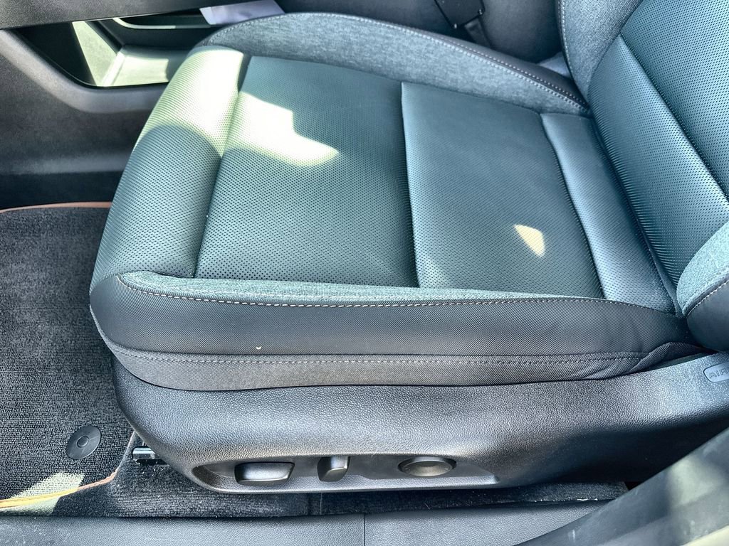 New 2026 GMC Terrain AT4 w/ Convenience Package III image 25