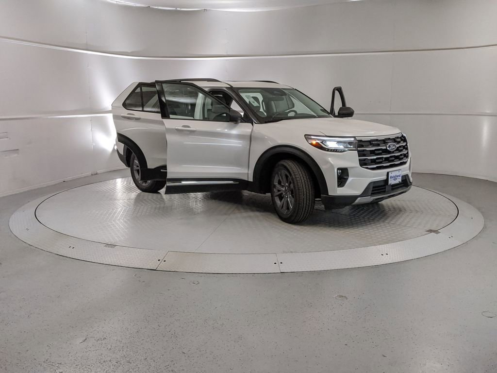 New 2025 Ford Explorer Active w/ Active Comfort Package image 7