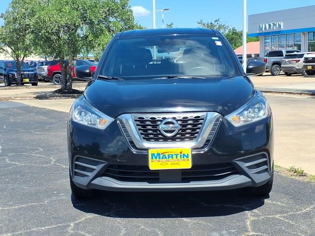 Used 2020 Nissan Kicks S FWD image 2