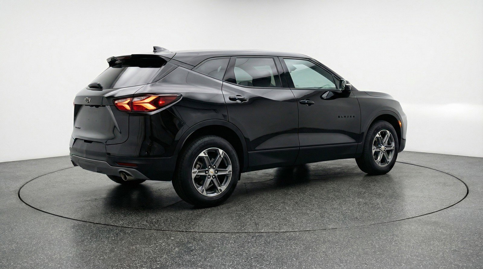 Used 2025 Chevrolet Blazer LT image 9