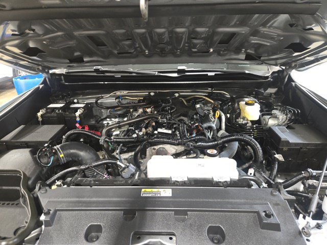 Used 2025 Toyota Tacoma SR5 AWD/4WD image 19