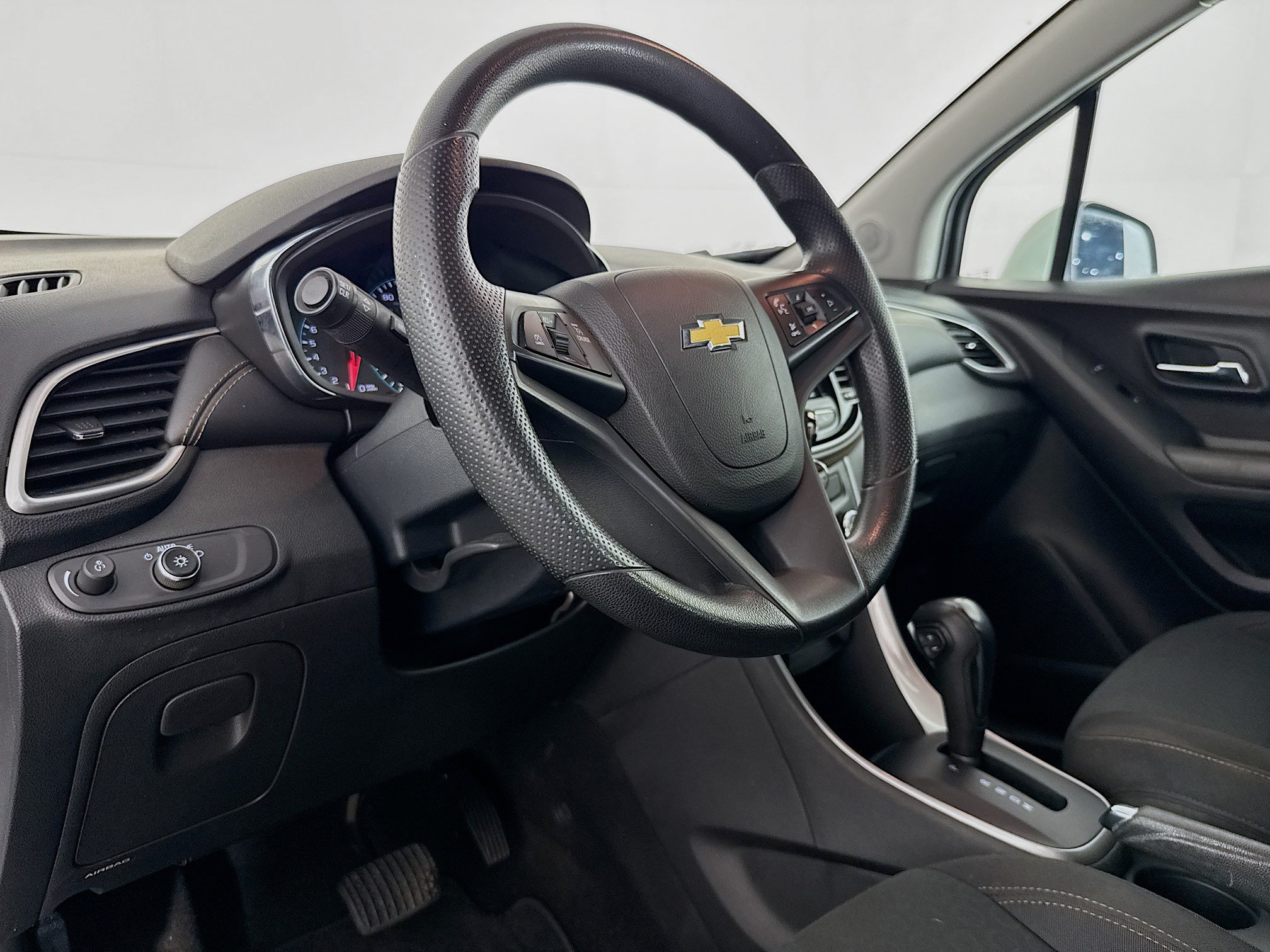 Used 2021 Chevrolet Trax LS w/ Tint and Cruise Package FWD image 21