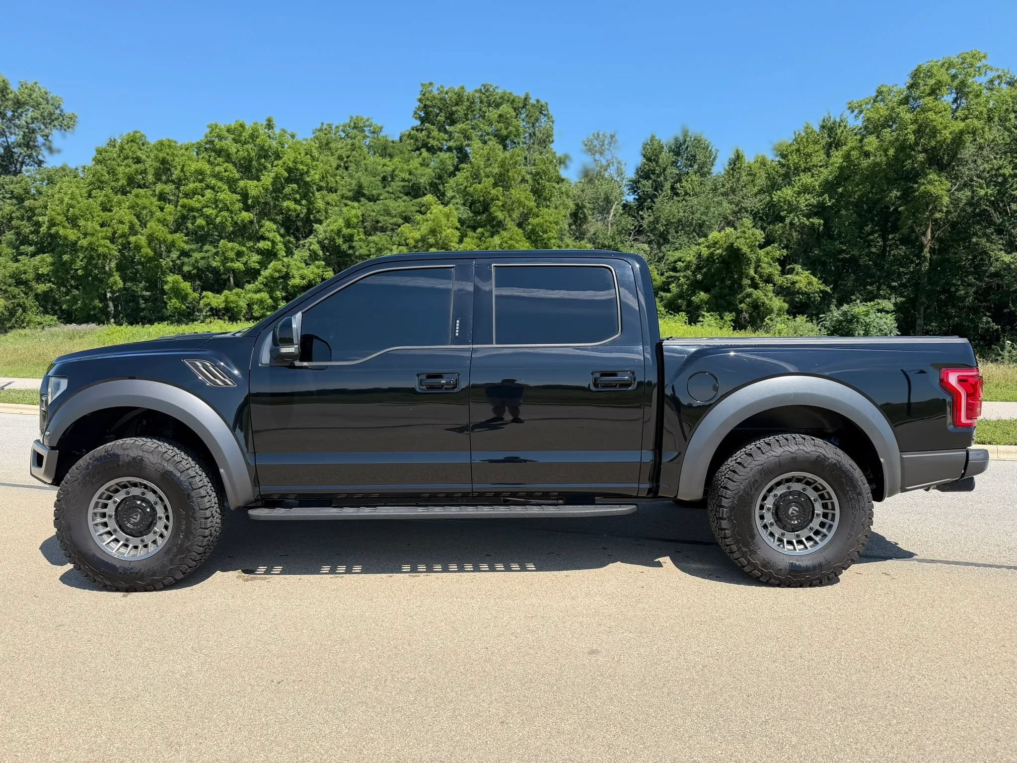 Used 2018 Ford F150 Raptor w/ Equipment Group 802A Luxury AWD/4WD image 8