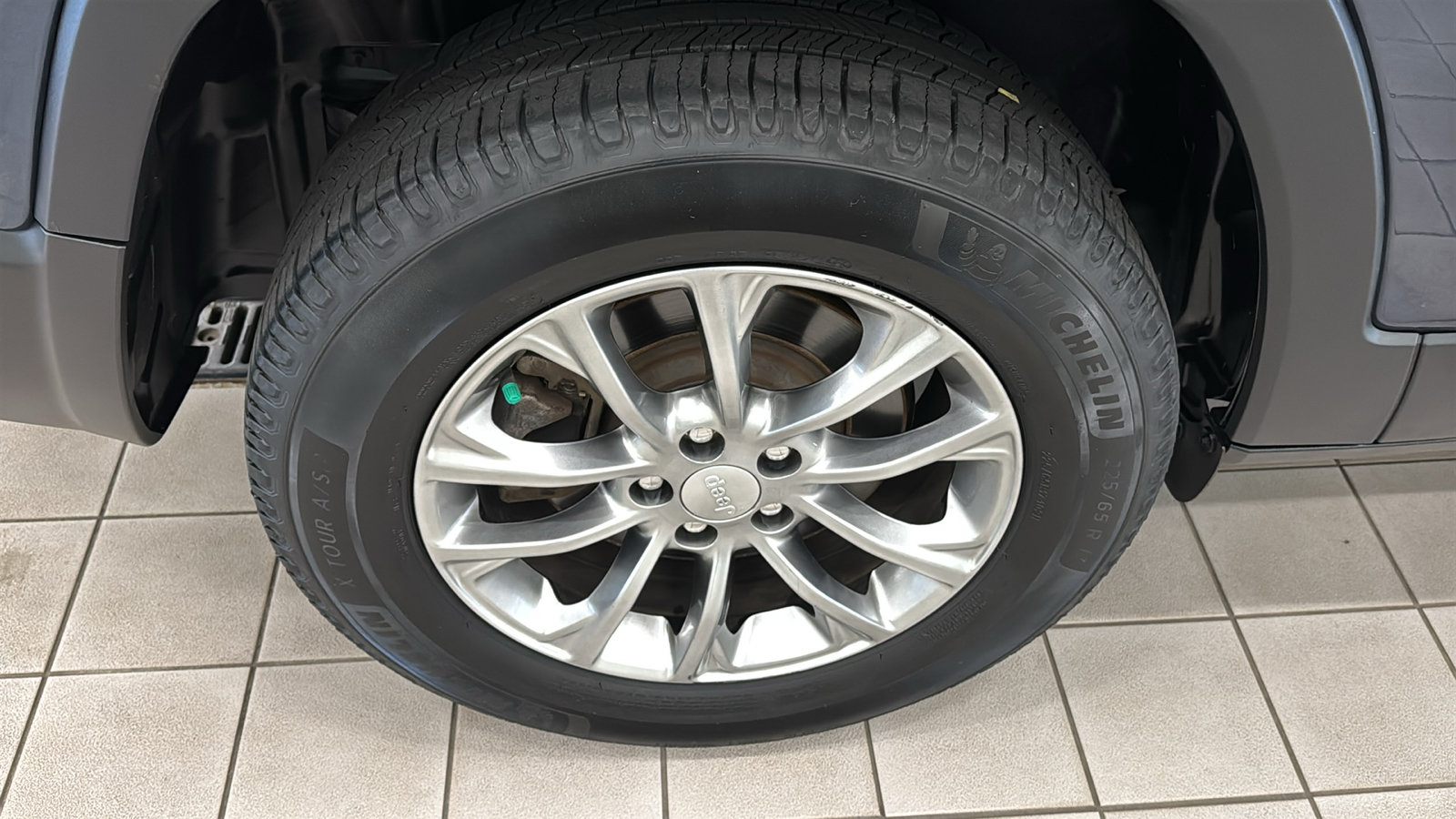 Used 2021 Jeep Cherokee Latitude Lux w/ Sun & Sound Group AWD/4WD image 30