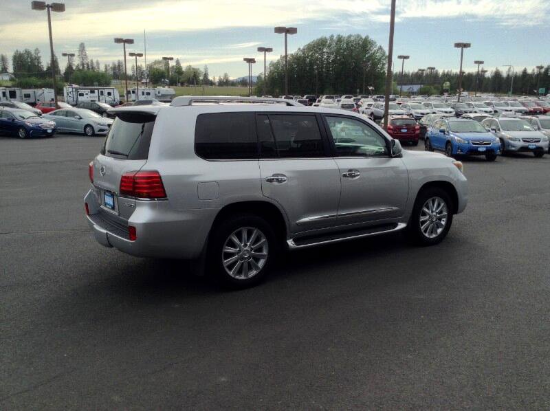Used 2009 Lexus LX 570 4WD w/ Preferred Accessory Pkg image 5