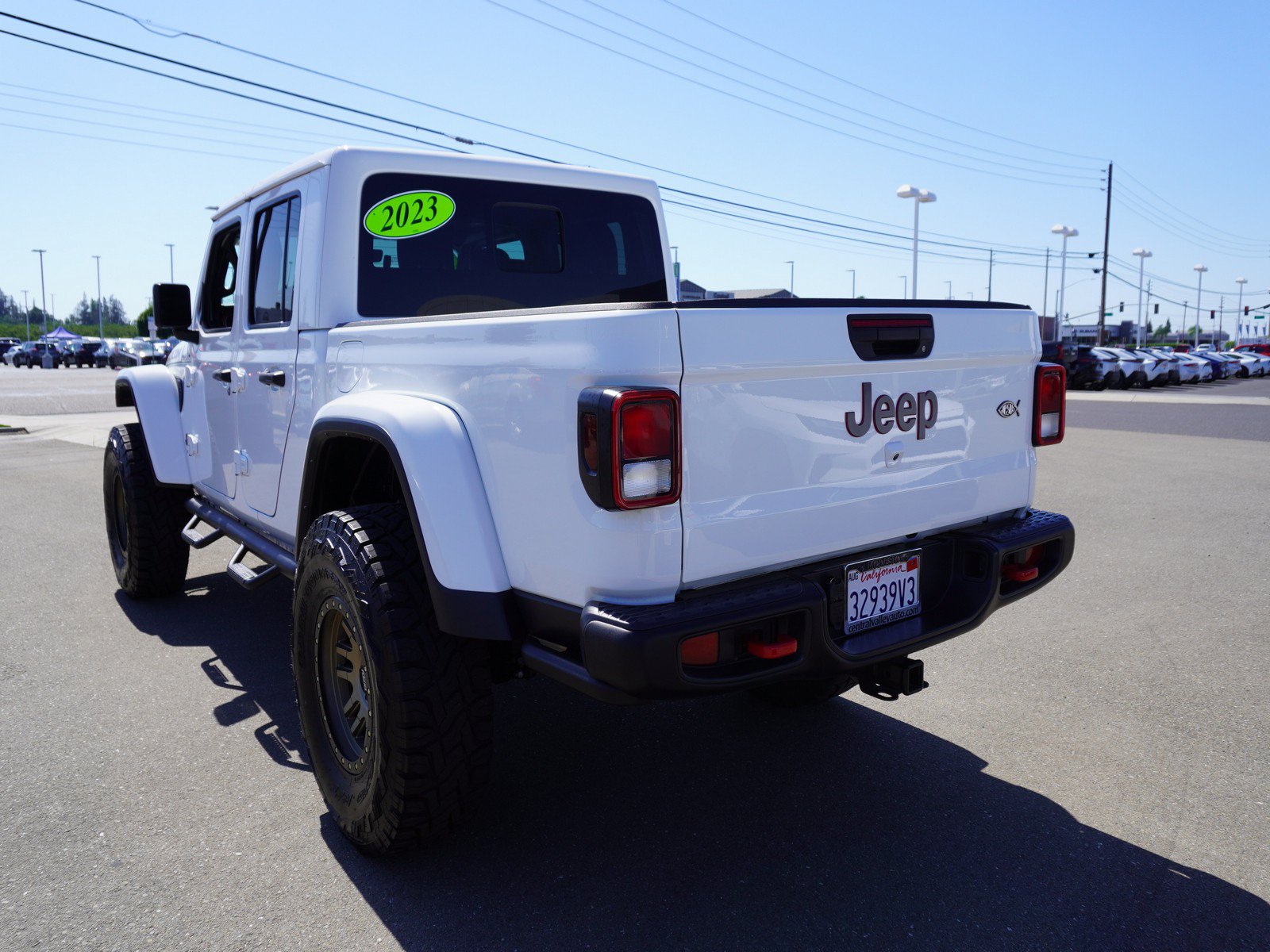 Used 2023 Jeep Gladiator Rubicon w/ Cold Weather Group AWD/4WD image 10
