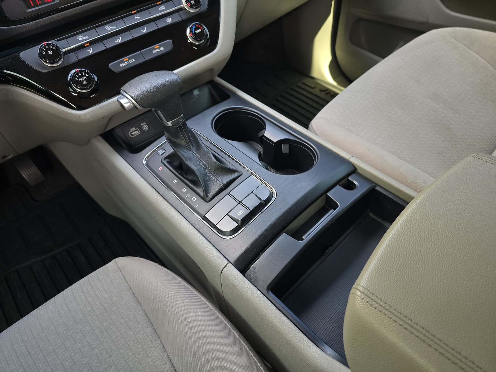 Used 2018 Kia Sedona L FWD image 17