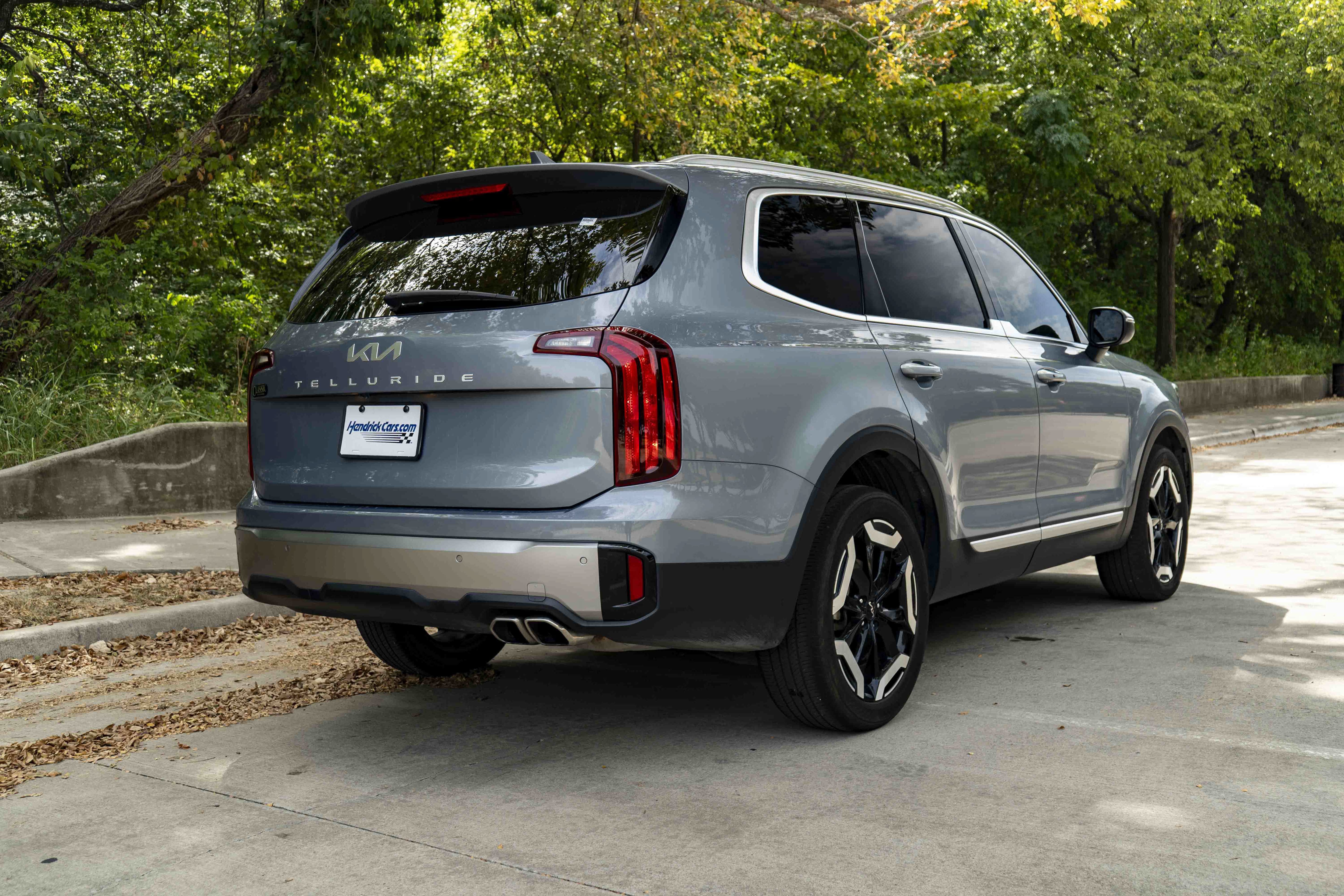 Used 2025 Kia Telluride S FWD image 9