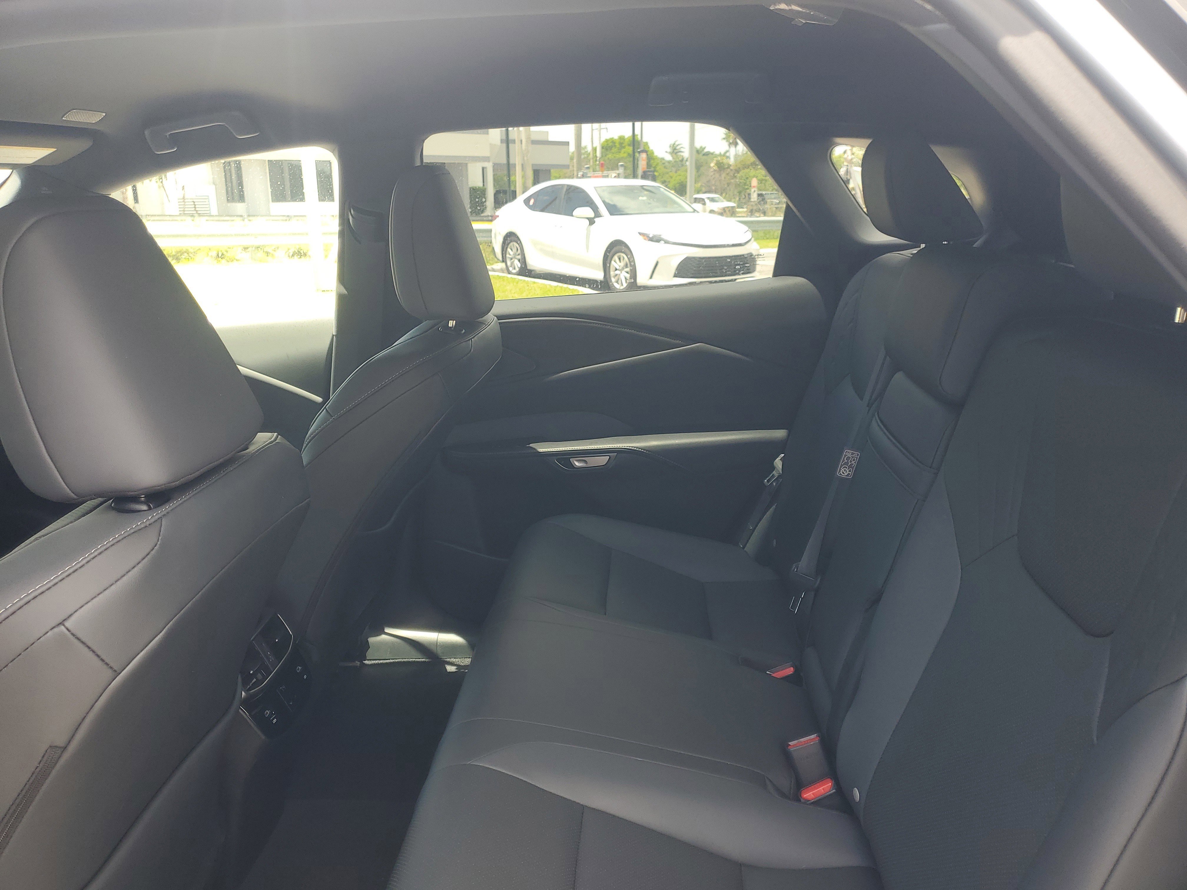 Used 2025 Lexus RX 350 FWD w/ Technology Package image 11