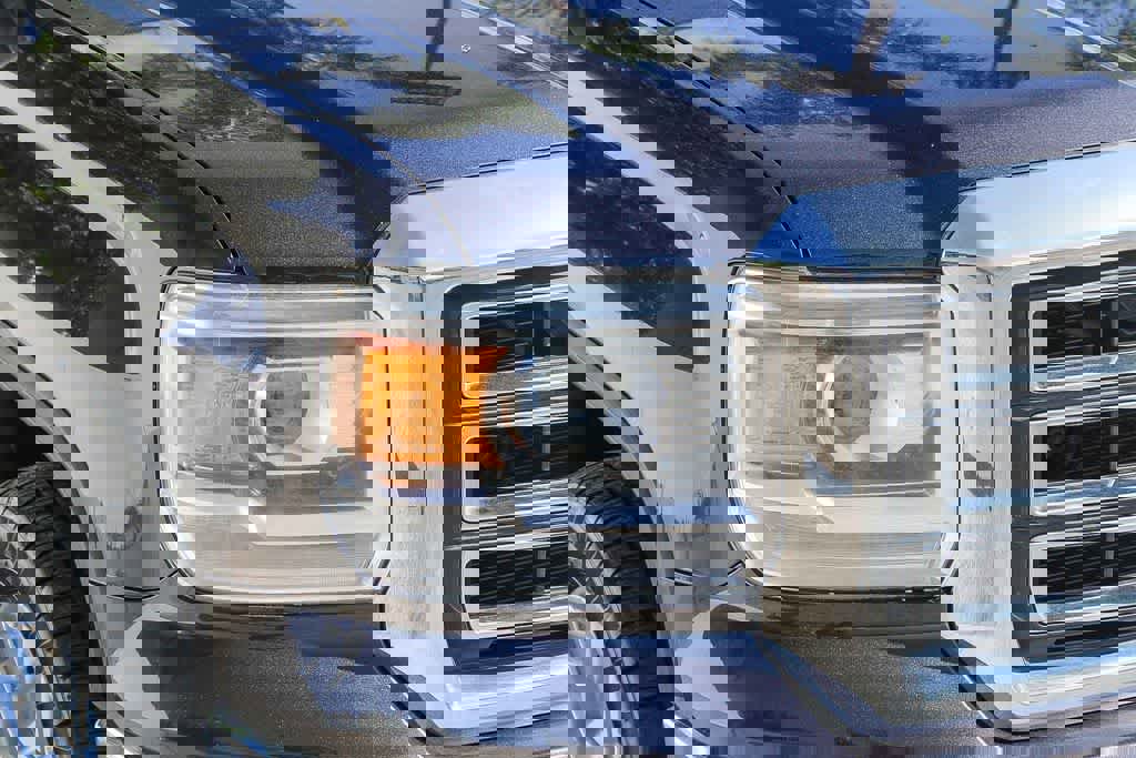 Used 2015 GMC Sierra 1500 SLT w/ SLT Crew Cab Value Package RWD image 4