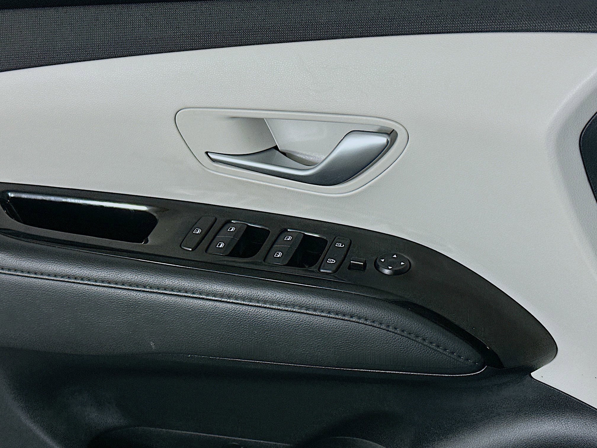 Used 2023 Hyundai Tucson Limited image 15