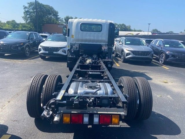 New 2025 Chevrolet Low Cab Forward image 4