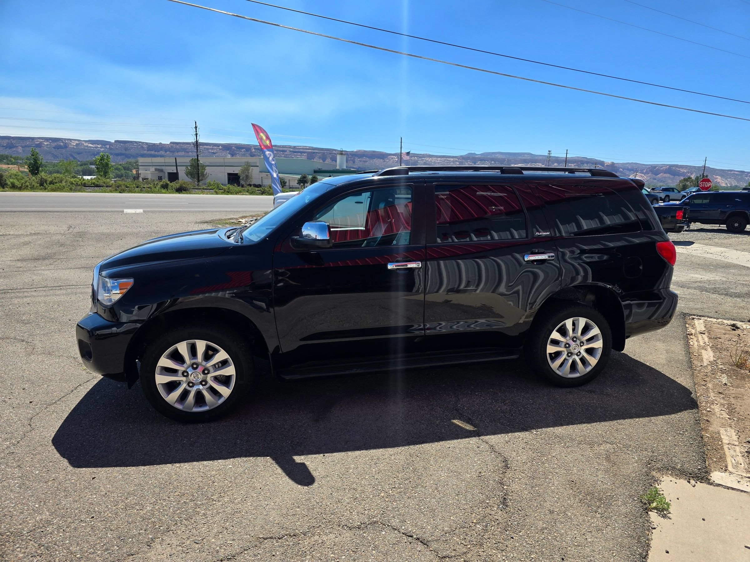 Used 2014 Toyota Sequoia Platinum AWD/4WD image 3