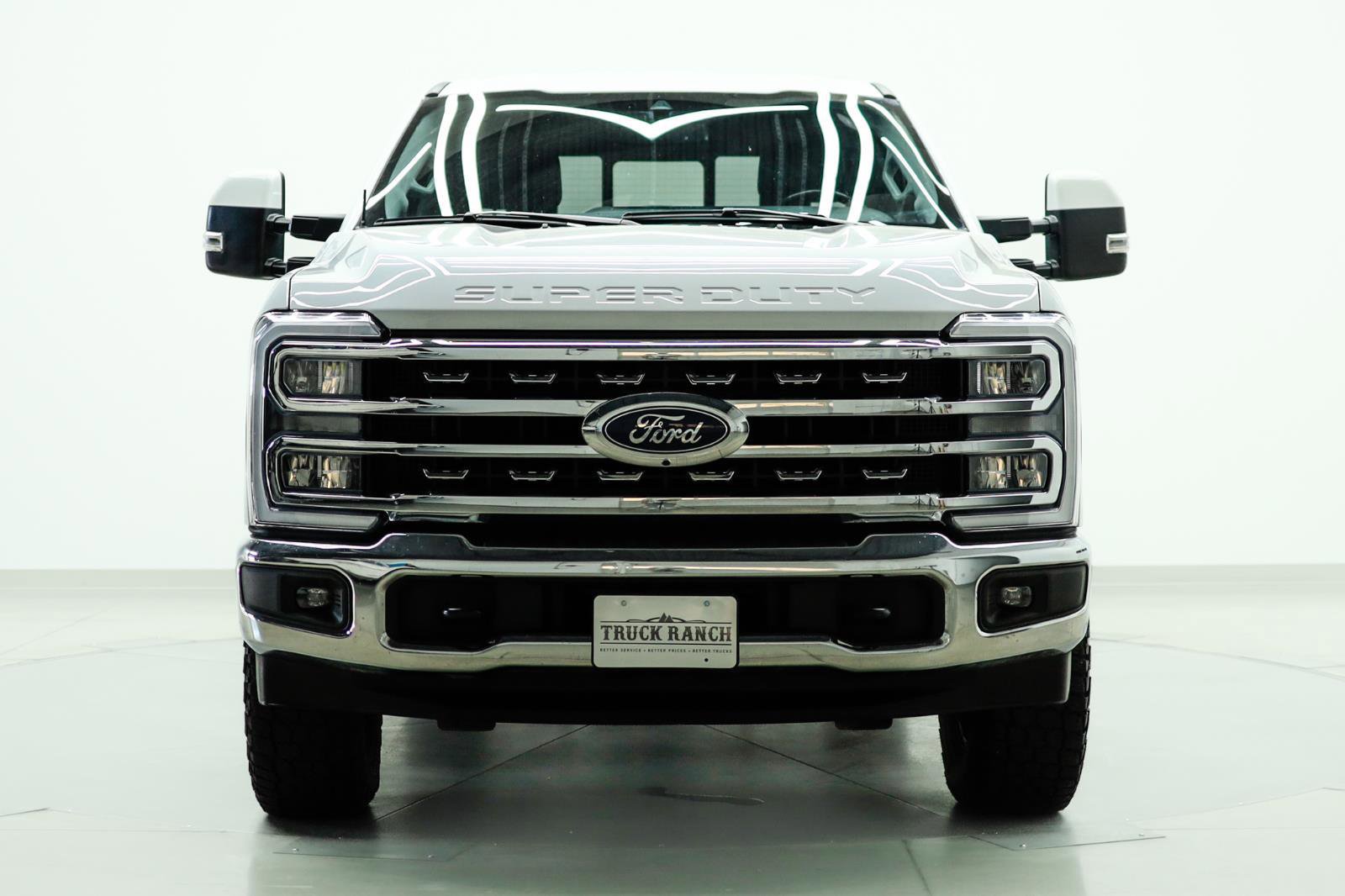 Used 2023 Ford F350 Lariat image 2