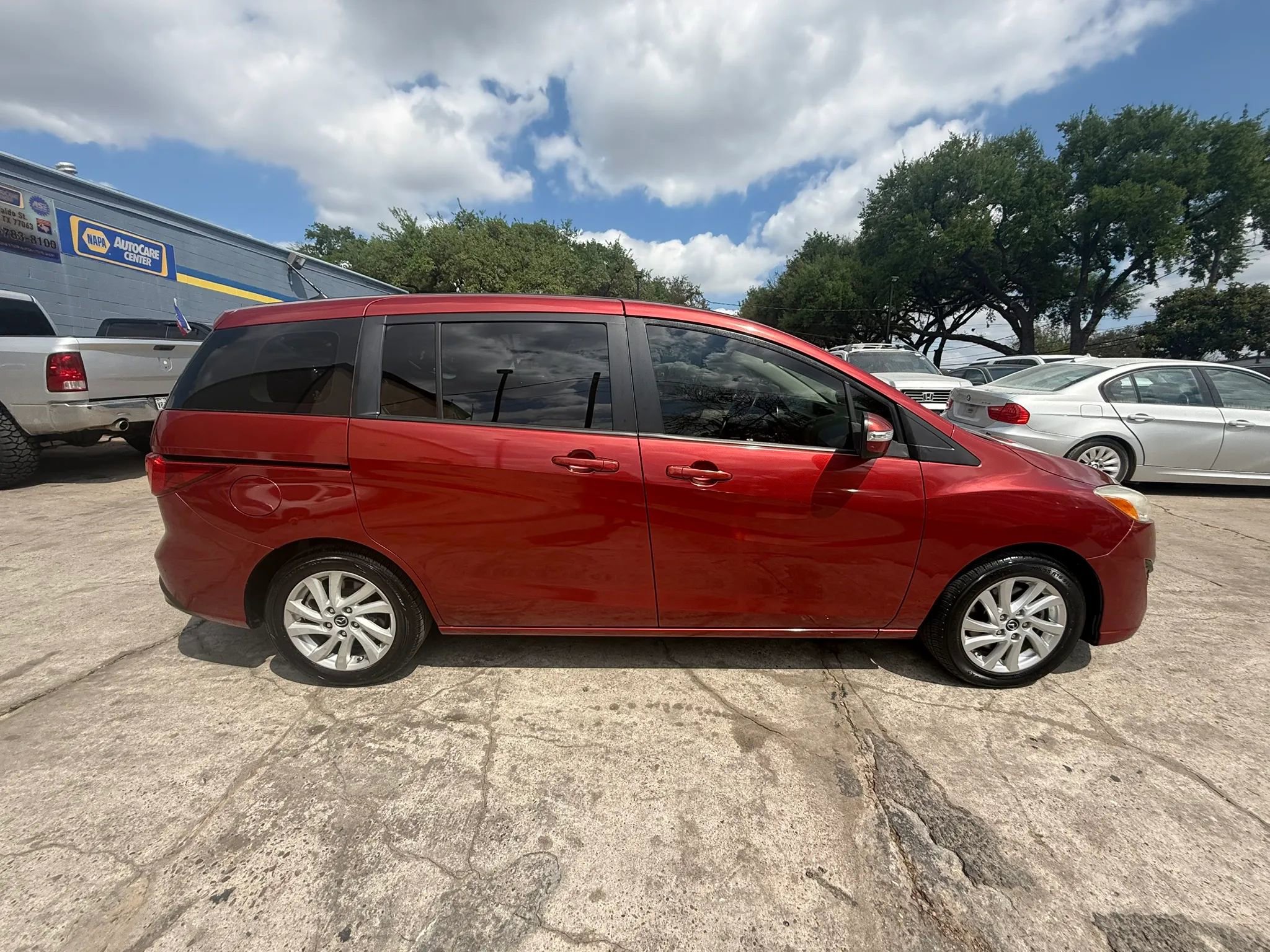 Used 2014 MAZDA MAZDA5 Sport image 8