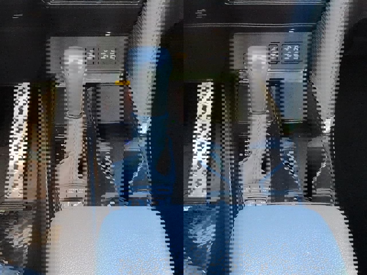 Used 2025 Toyota Camry SE FWD image 17