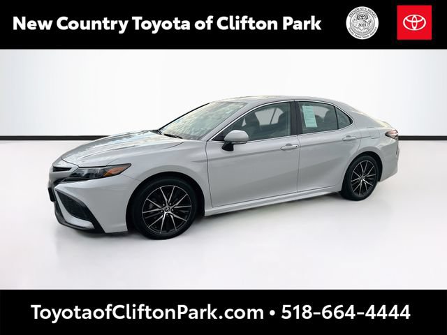 Certified 2024 Toyota Camry SE w/ Cold Weather Package AWD/4WD image 3