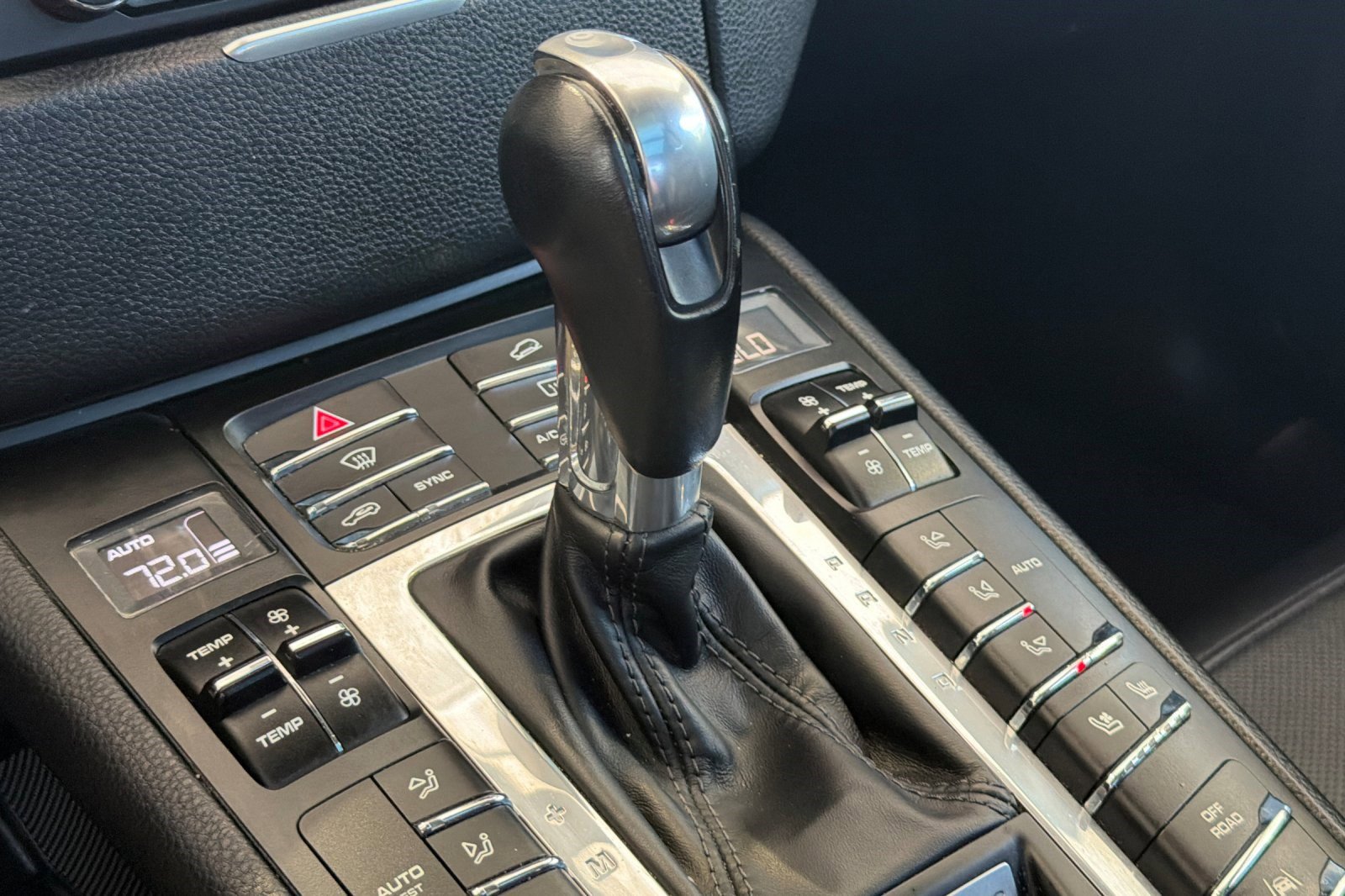Used 2018 Porsche Macan GTS AWD/4WD image 27