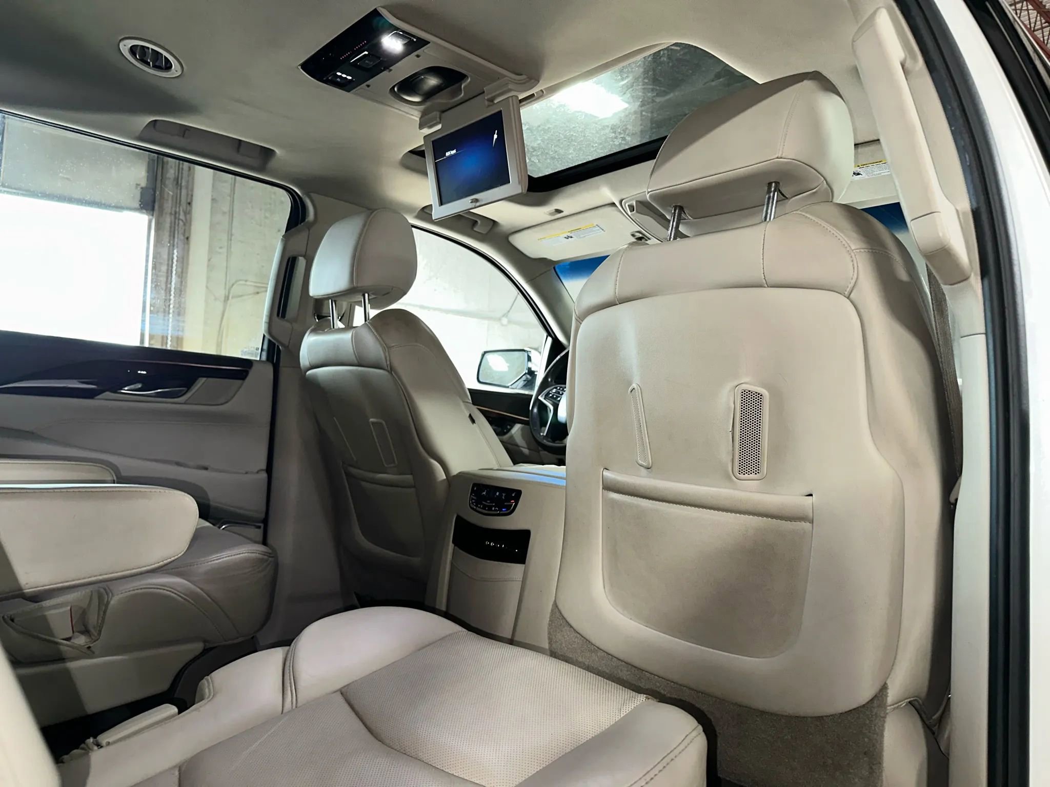 Used 2015 Cadillac Escalade ESV Premium AWD/4WD image 38
