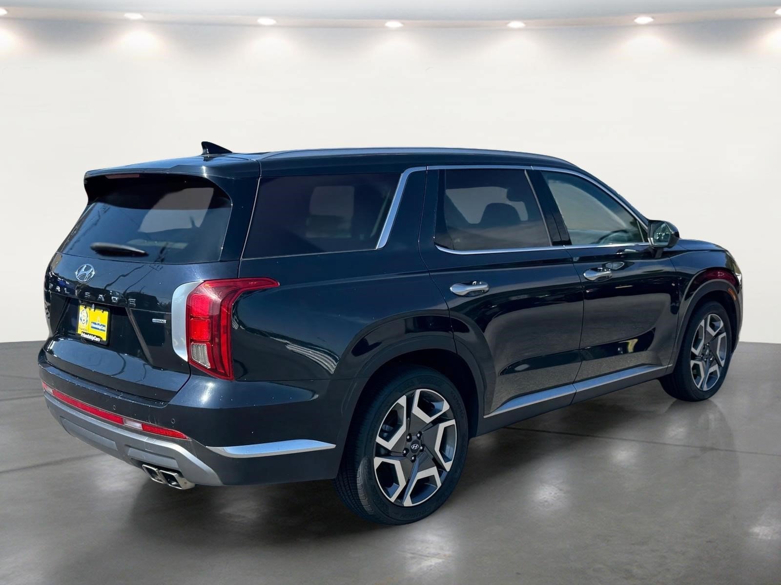 Certified 2024 Hyundai Palisade Limited AWD/4WD image 3