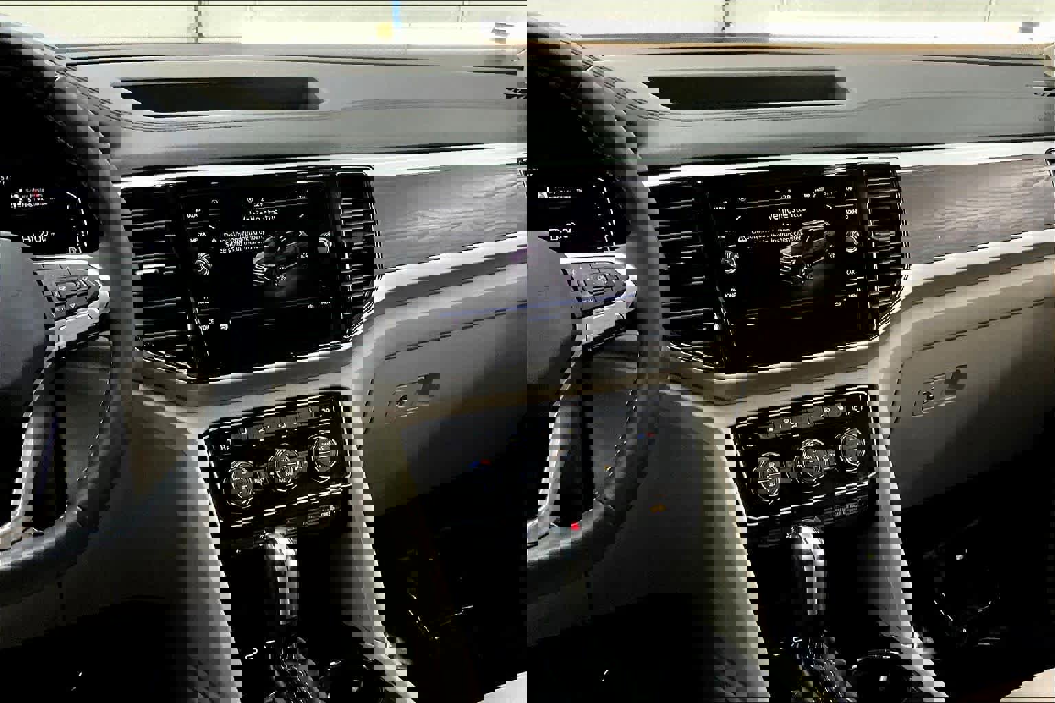 Used 2023 Volkswagen Atlas SE w/ Panoramic Sunroof Package image 9