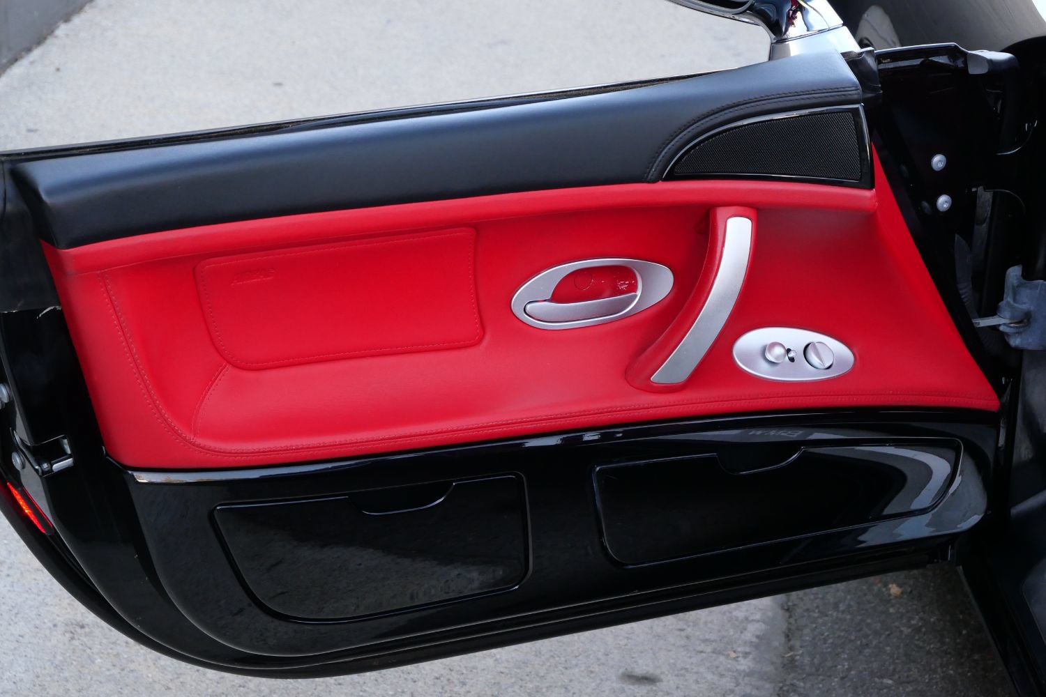 Used 2001 BMW Z8 RWD image 64