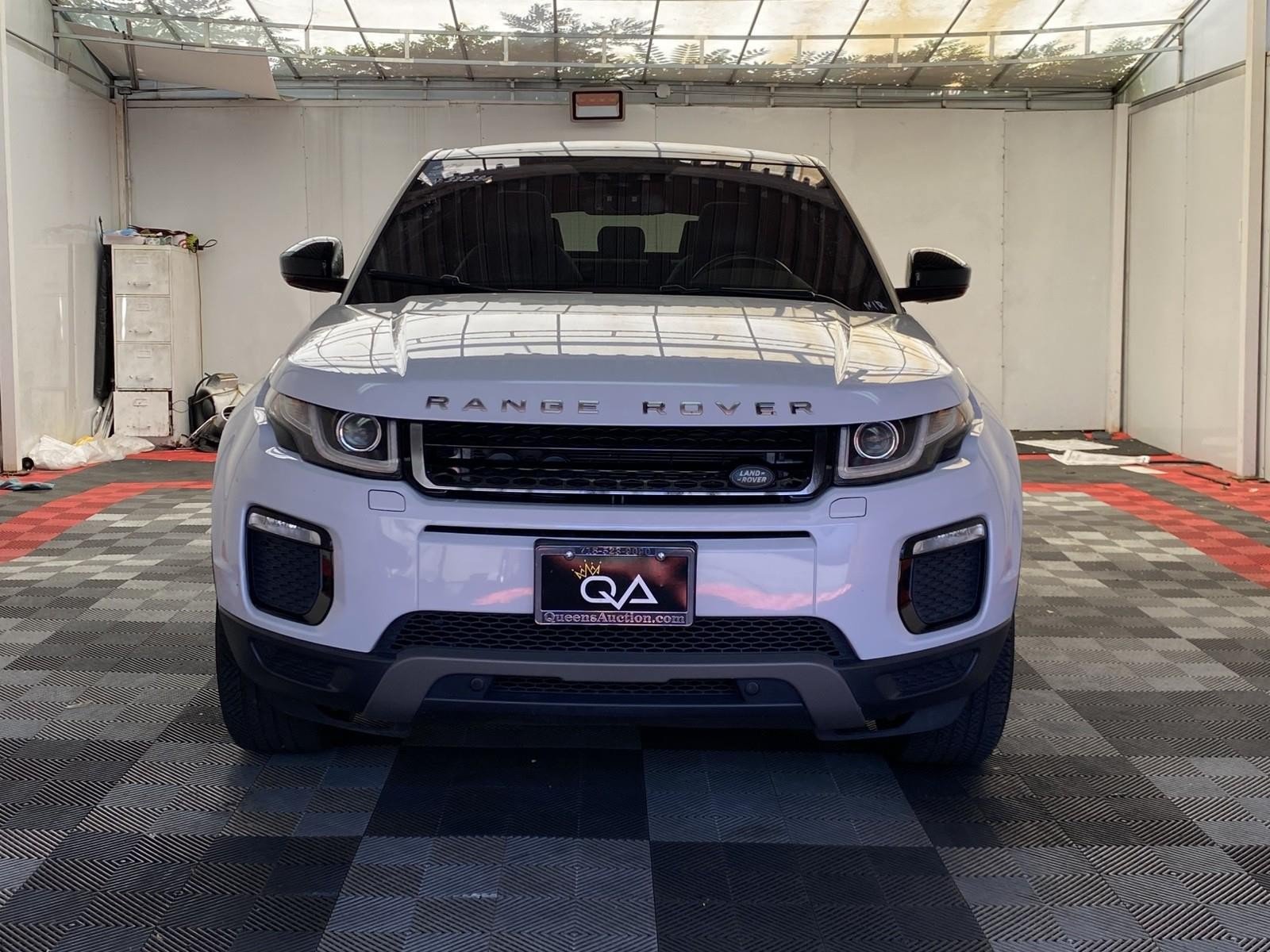 Used 2018 Land Rover Range Rover Evoque SE AWD/4WD image 2