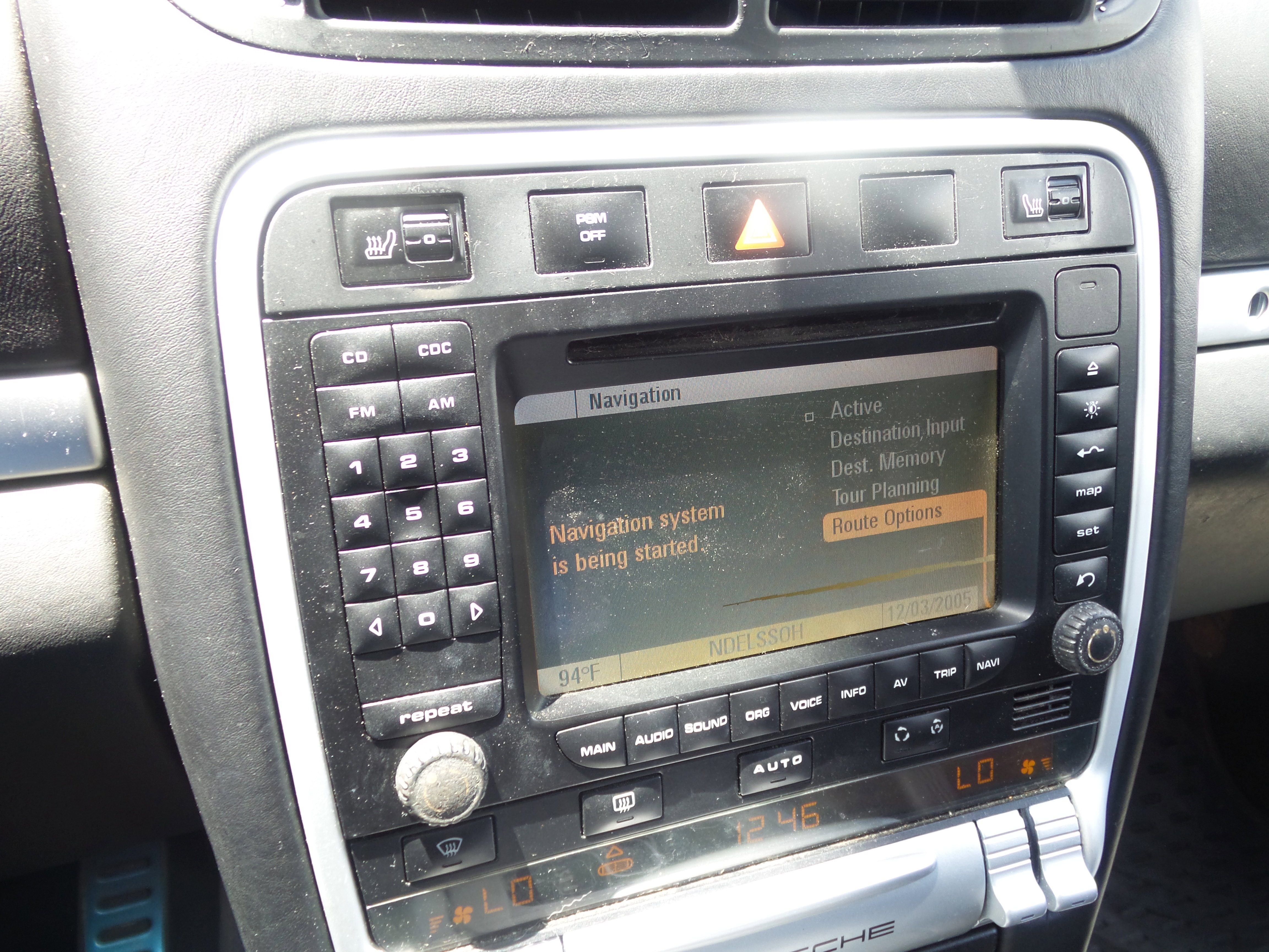 Used 2004 Porsche Cayenne Turbo image 40