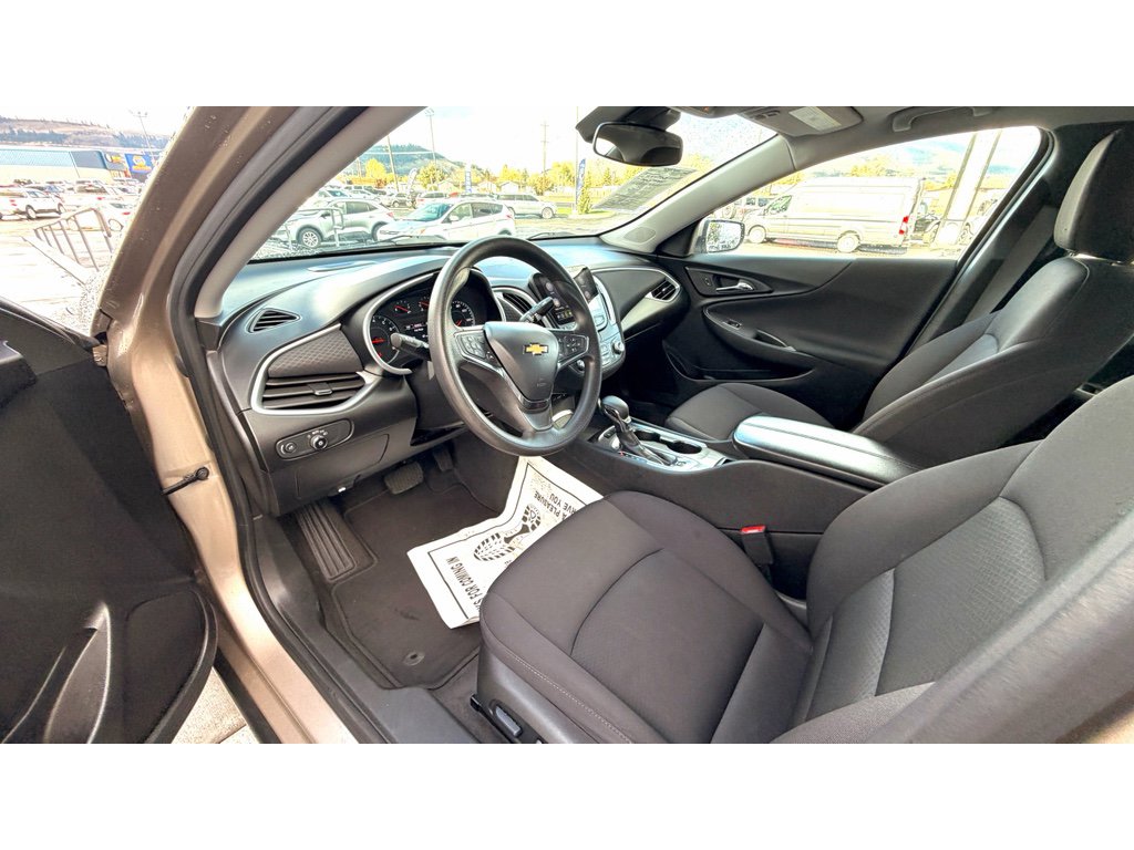 Used 2024 Chevrolet Malibu LT FWD image 18