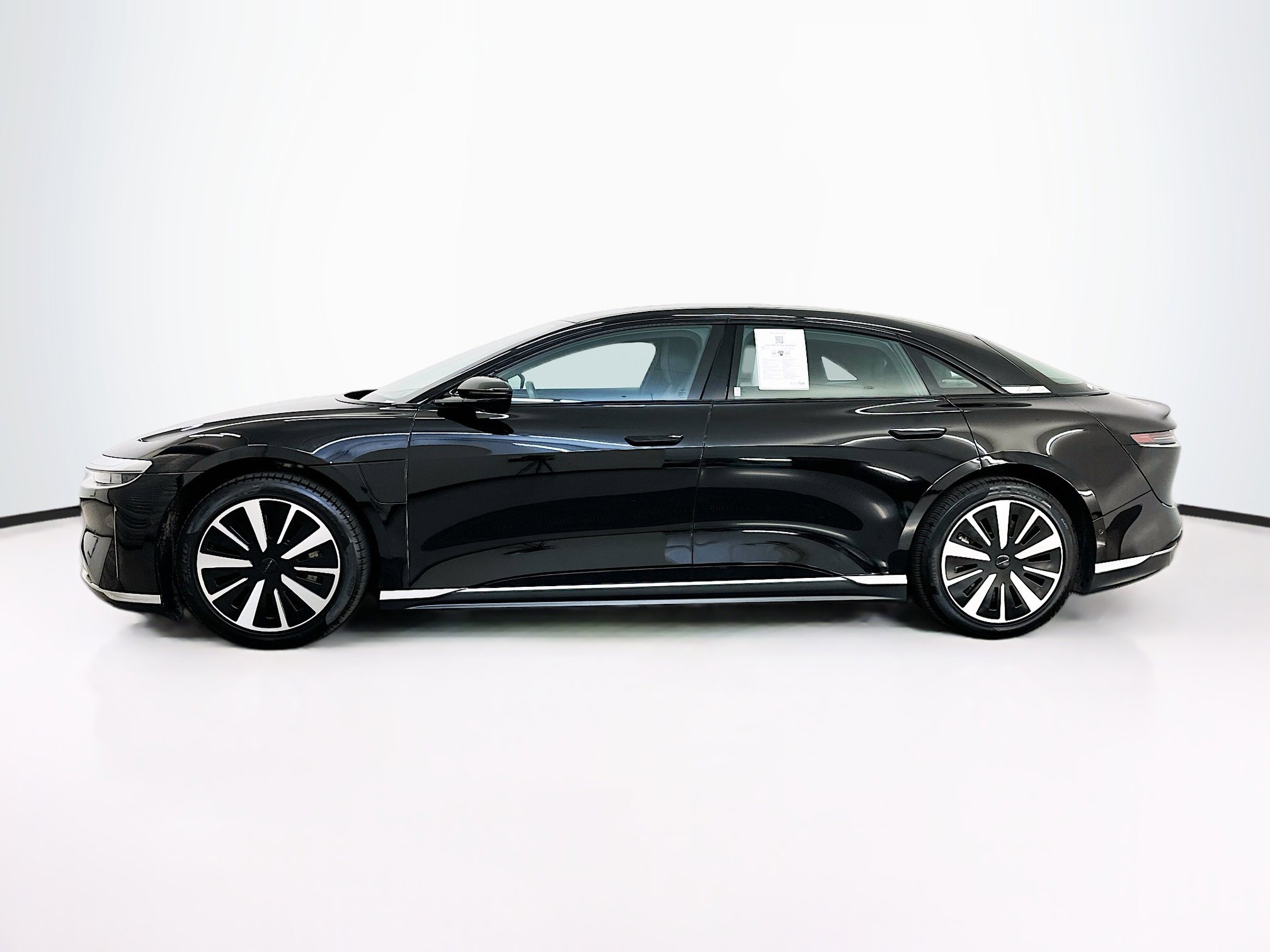 Used 2023 Lucid Air Pure image 4