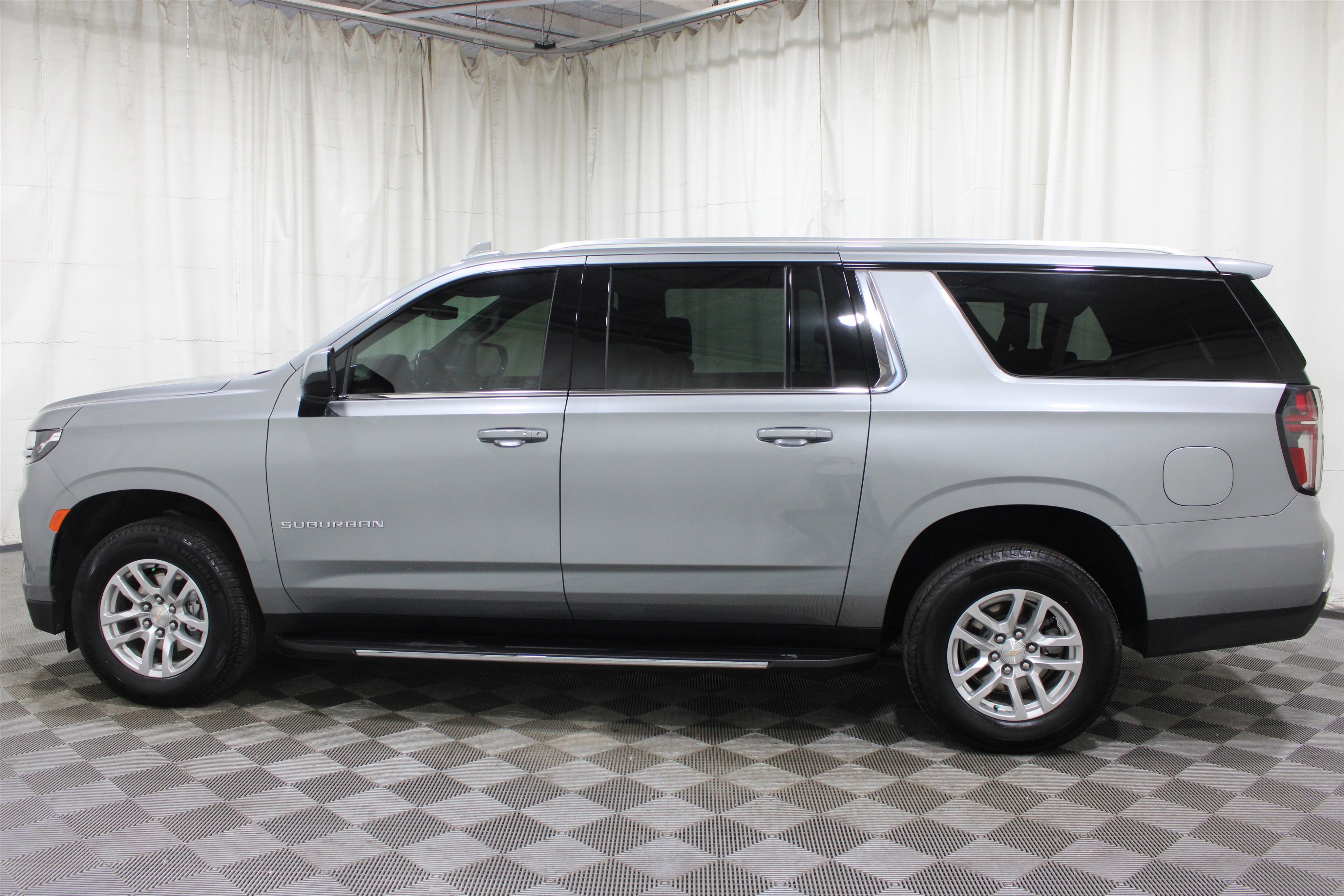 Used 2023 Chevrolet Suburban LS image 29