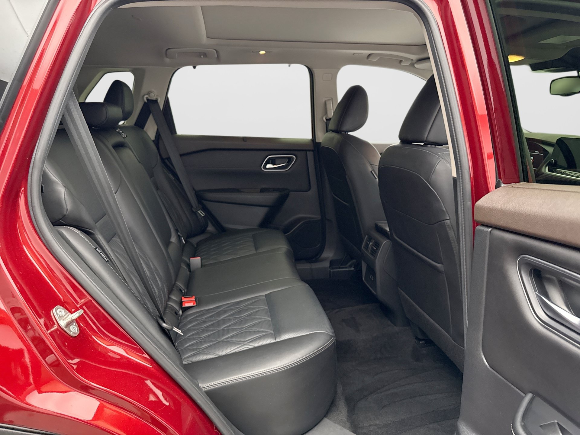 Used 2023 Nissan Rogue Platinum AWD/4WD image 10