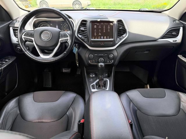 Used 2015 Jeep Cherokee Trailhawk w/ Cold Weather Group AWD/4WD image 15