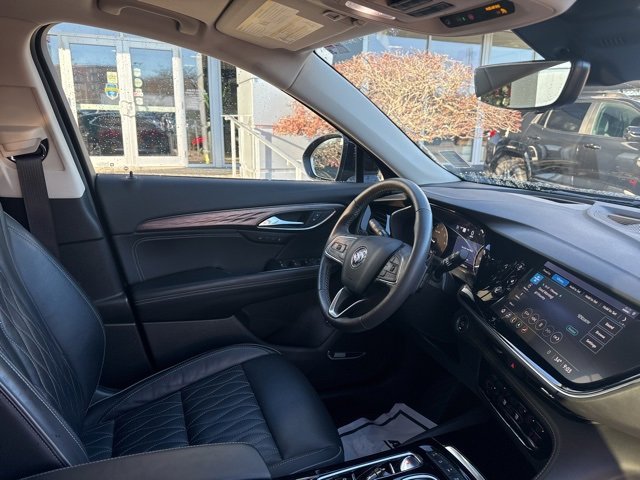 Used 2021 Buick Envision Avenir w/ Technology Package II image 32