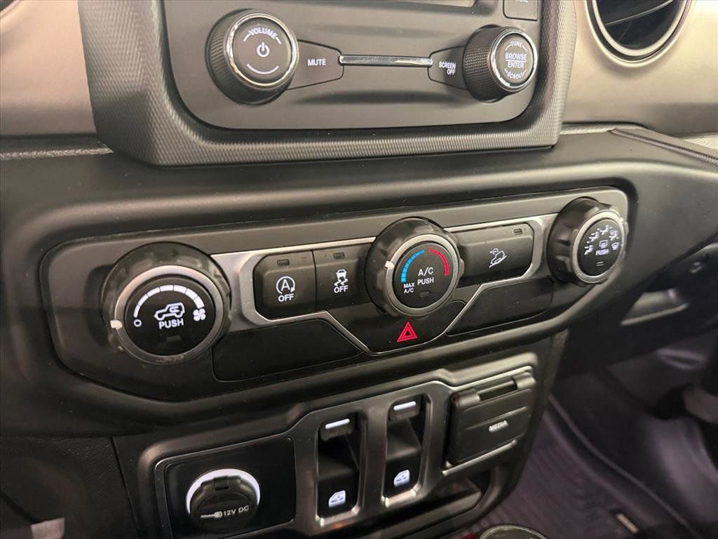 Used 2020 Jeep Wrangler Sport S image 23