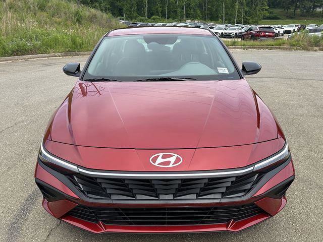 New 2025 Hyundai Elantra SEL image 8