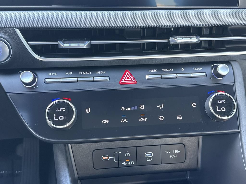 Used 2025 Hyundai Sonata SEL AWD/4WD image 16