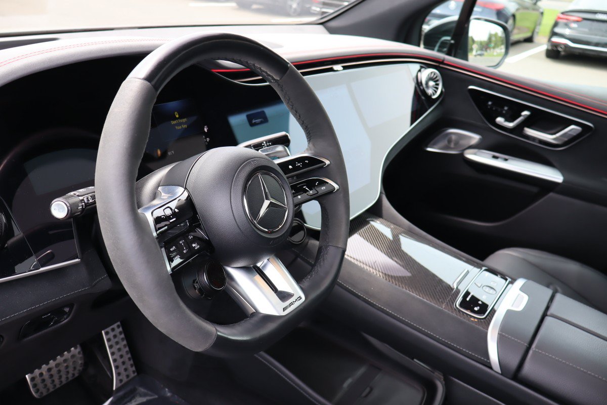 Used 2024 Mercedes-Benz EQE AMG 4MATIC SUV w/ Pinnacle Trim Package image 11