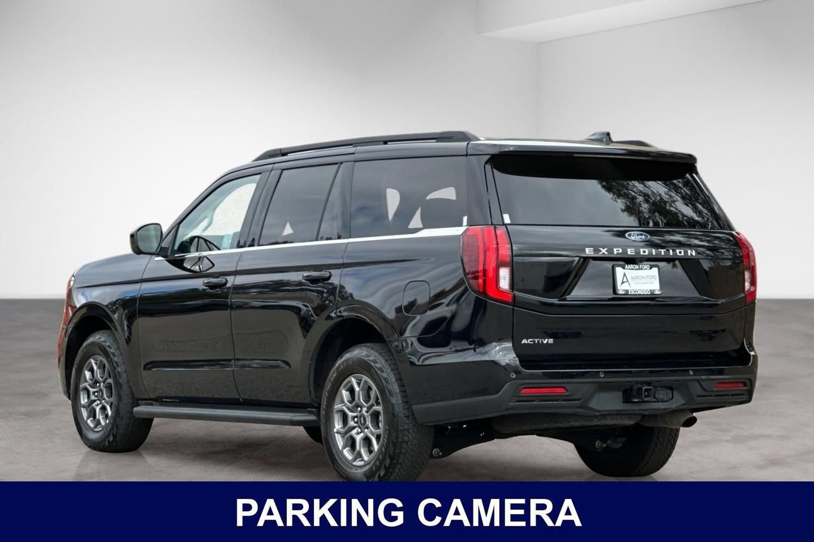 Used 2025 Ford Expedition Active AWD/4WD image 3