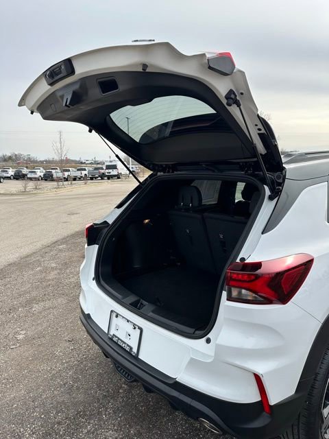 Used 2023 Chevrolet TrailBlazer RS w/ Convenience Package image 12