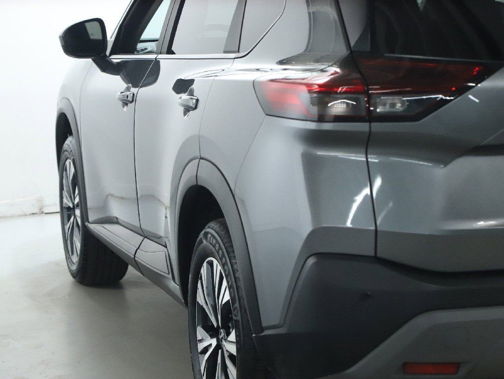 Used 2023 Nissan Rogue SV image 39