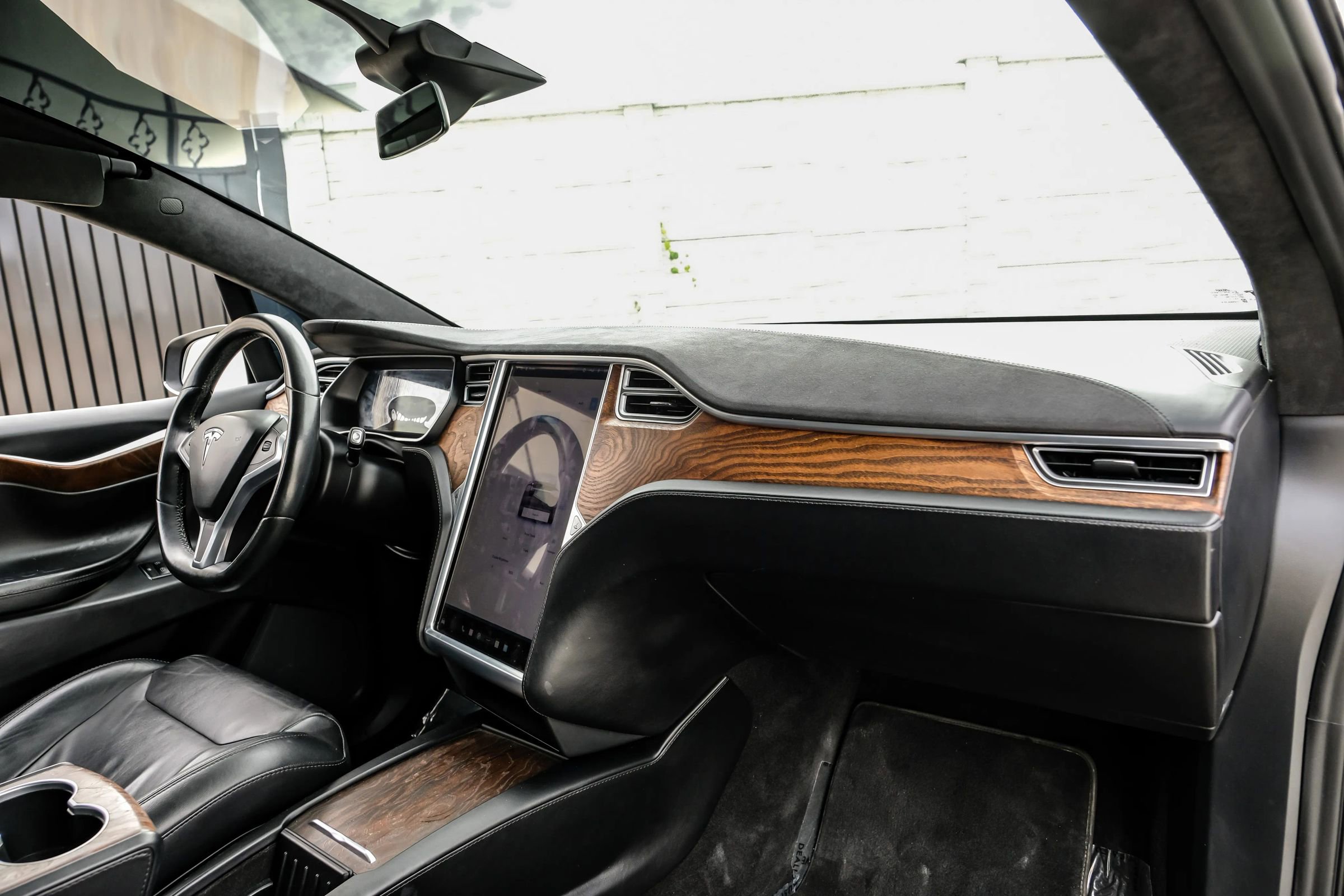 Used 2017 Tesla Model X 90D image 17