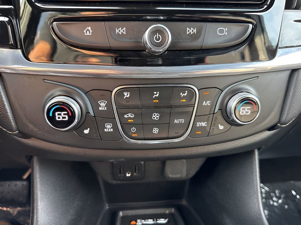 Used 2022 Chevrolet Traverse LT image 19