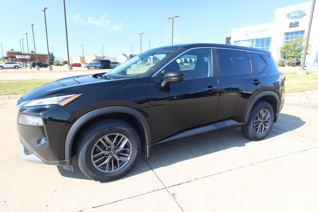 Used 2023 Nissan Rogue S AWD/4WD image 19