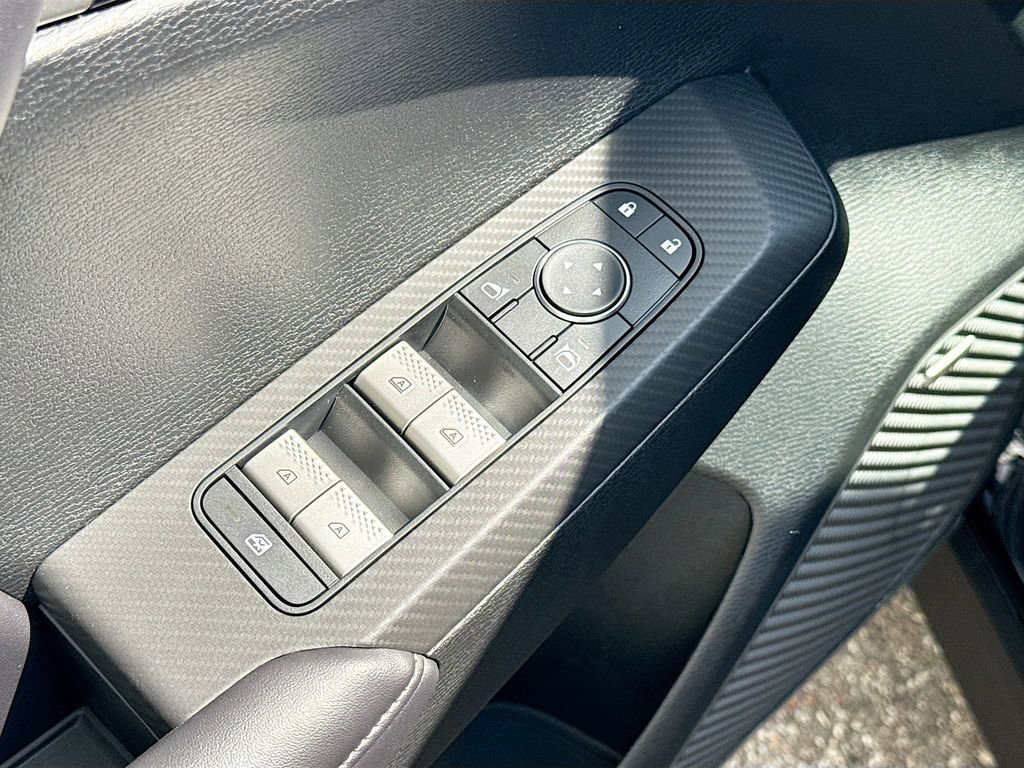 New 2026 Mitsubishi Outlander LE FWD image 17