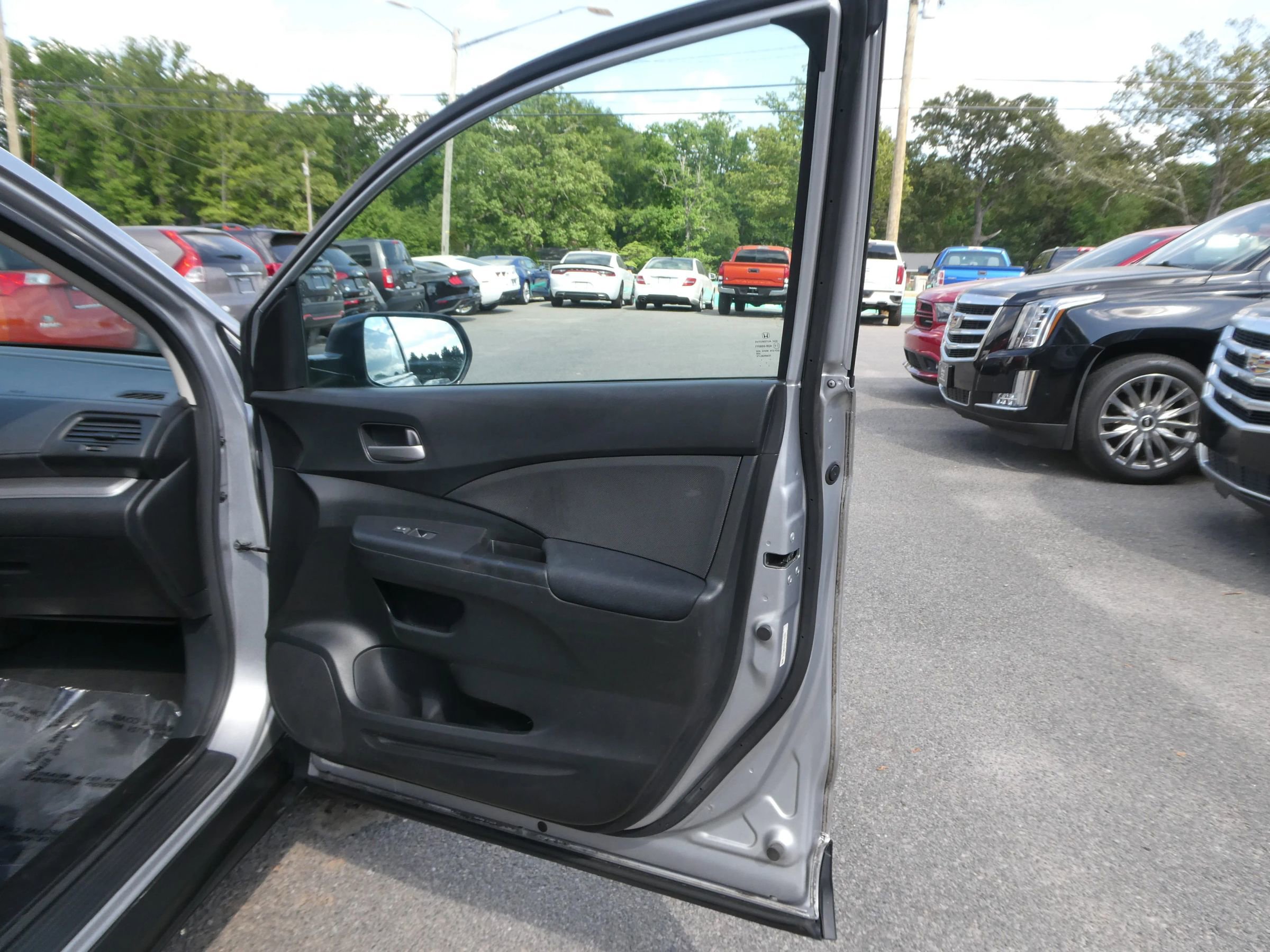 Used 2015 Honda CR-V LX image 22