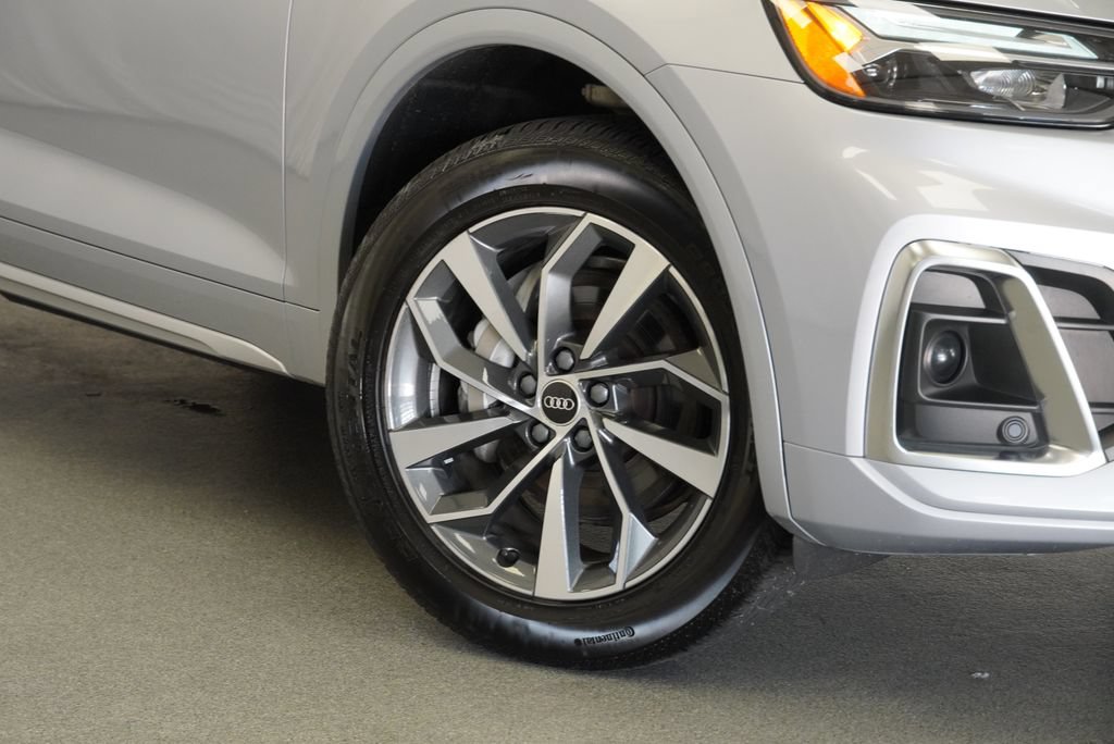 Used 2023 Audi Q5 2.0T Premium w/ Convenience Package AWD/4WD image 9
