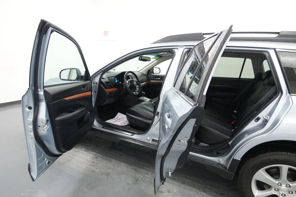 Used 2014 Subaru Outback 2.5i Limited AWD/4WD image 17